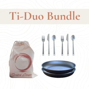 Soulful Camper Ti-Duo Bundle with two titanium plates and two sets of cutlery in a canvas bag, perfect for couples and solo adventurers